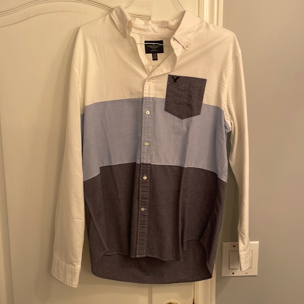 American Eagle Button Up